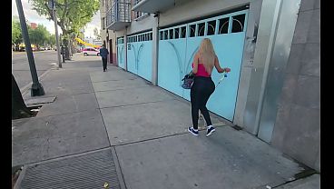 Dou Um Boquete Gostoso No Fã Que Conheci No Elevador Lotado