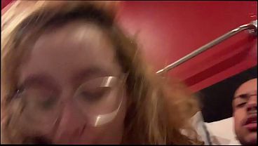 Filha do prefeito trai namorado com amante jogador no motel