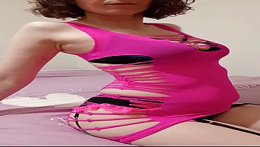 Garota Sensual Se Masturba Sozinha Na Cama Com Tesão Intenso
