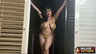 Jaylene Rio e Rome Major mostram bundas grandes em show ao vivo