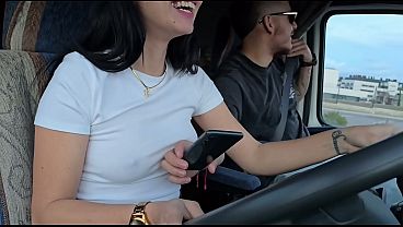 Peguei um cliente do Uber sem sustento e rolou um tesão