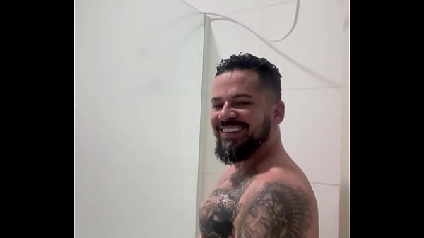Venha tomar banho comigo, prometo deixar tudo molhado